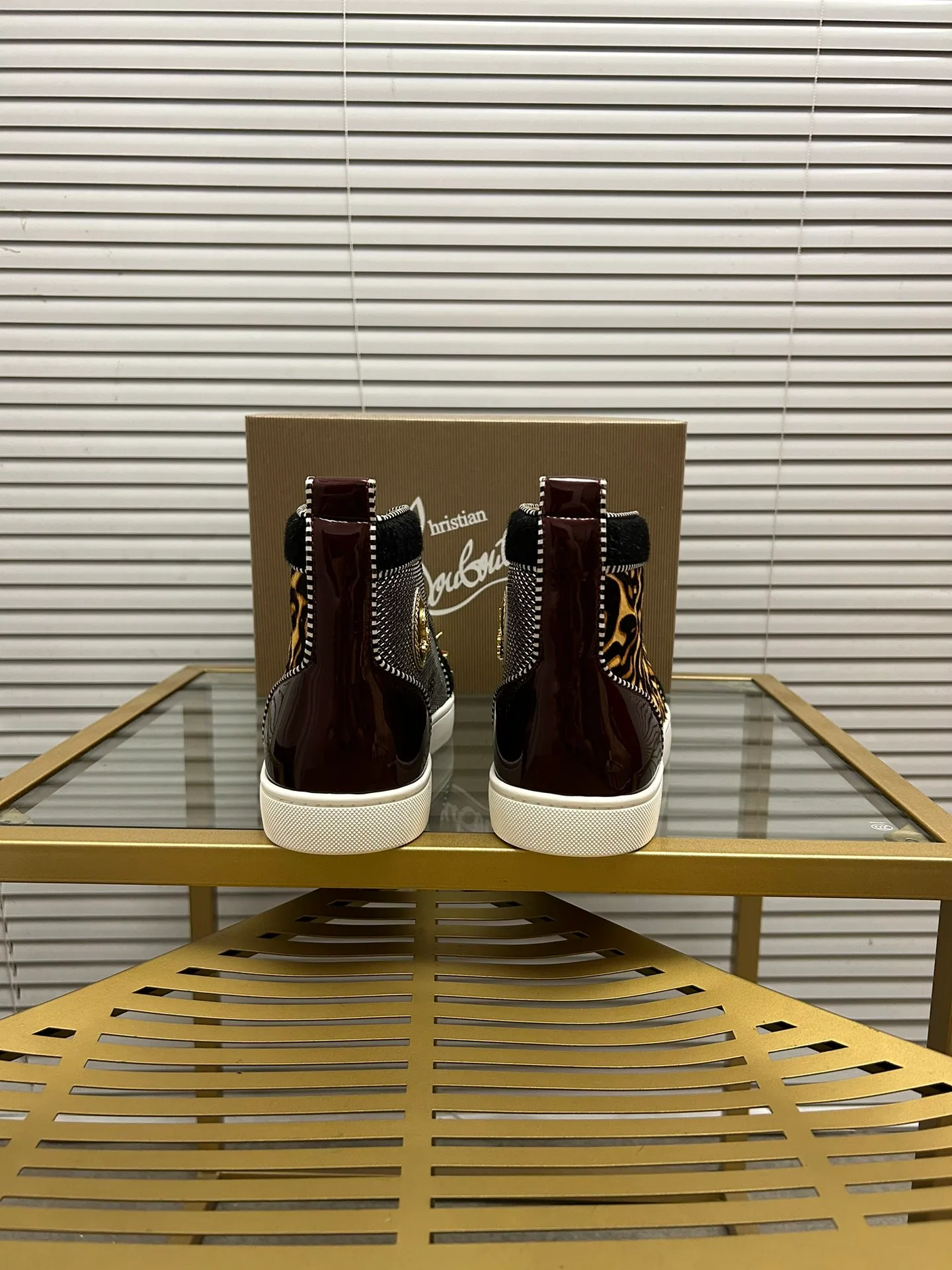(Customized model) Ex-factory price is 560. christian louboutin (CL red sole shoes) counter series, casual sneakers for couples 📢 📢 📢 Exclusive hot style release 🎈🎈💪 Movable latex feet 👻 Finished outsole line [Proud] 😝Female 35-40# Male 38#-46, global supply😝 [Top version]: Original imported genuine leather upper, top original leather lining, original molded TPU outsole, original 1:1 detail processing, original shoe last,